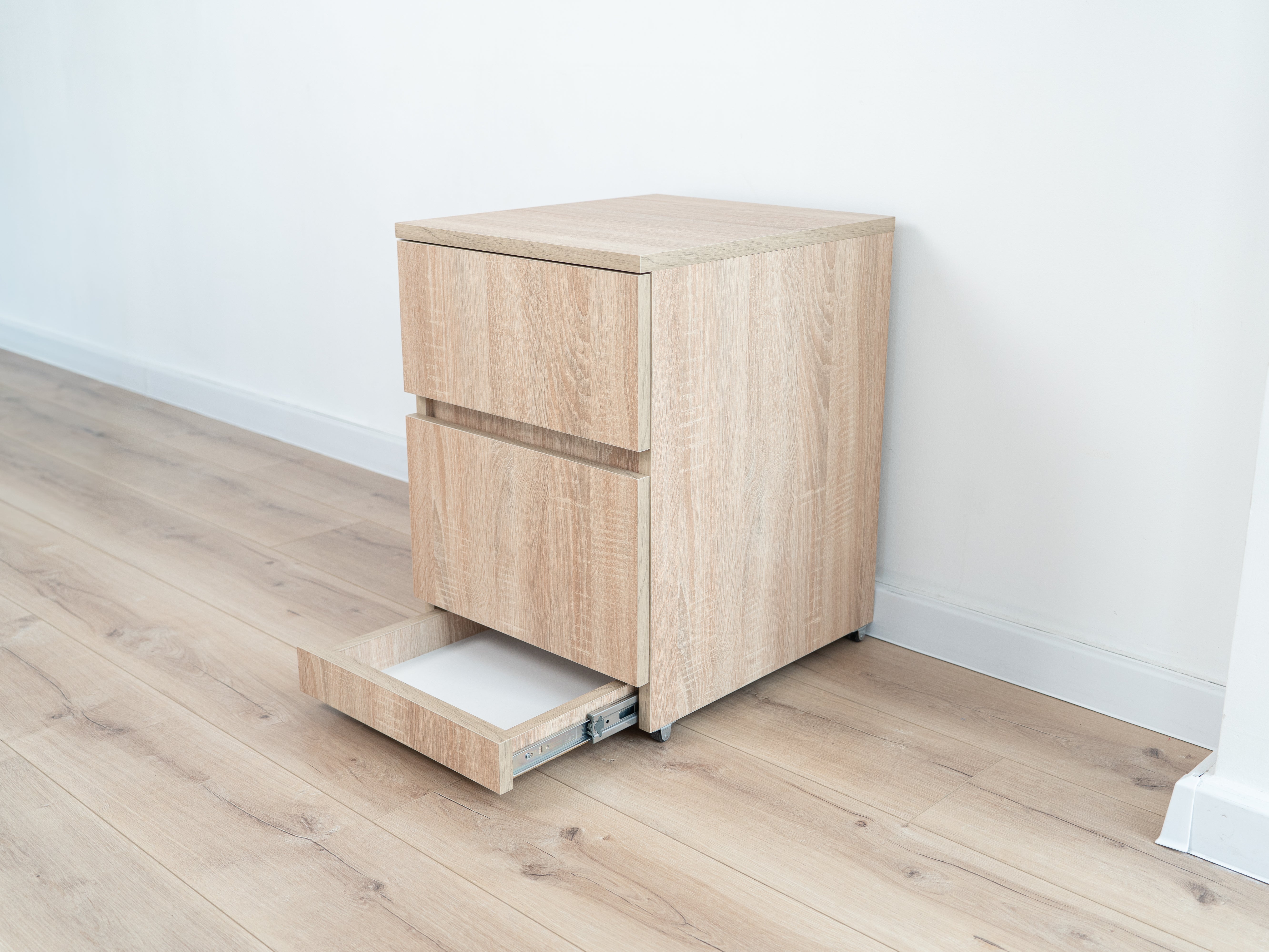 Moderner Nachttisch mit verstecktem Metalltresor und RFID-Schloss – B36