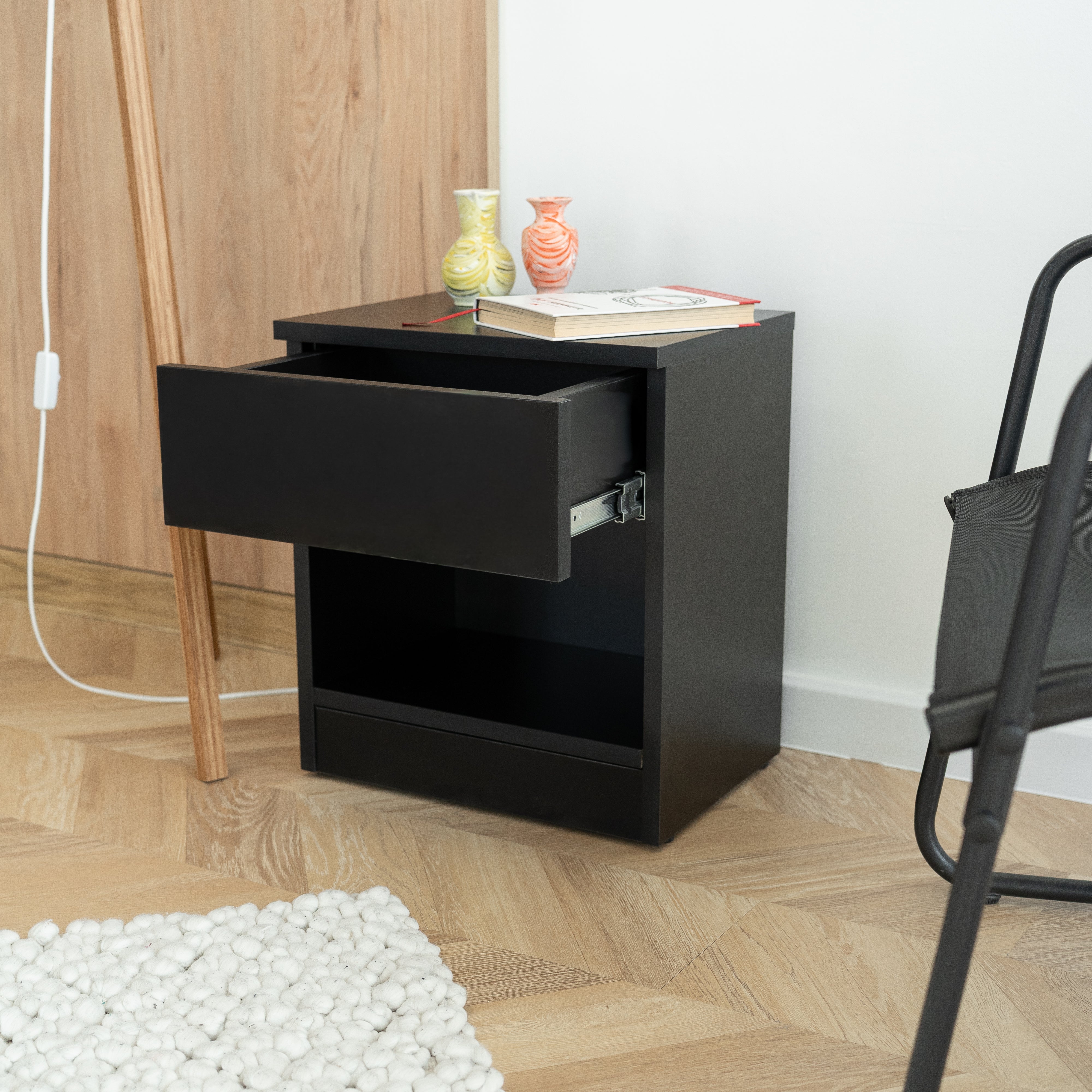 Table De Chevet Moderne Avec Rangement Caché Verrouillé B22