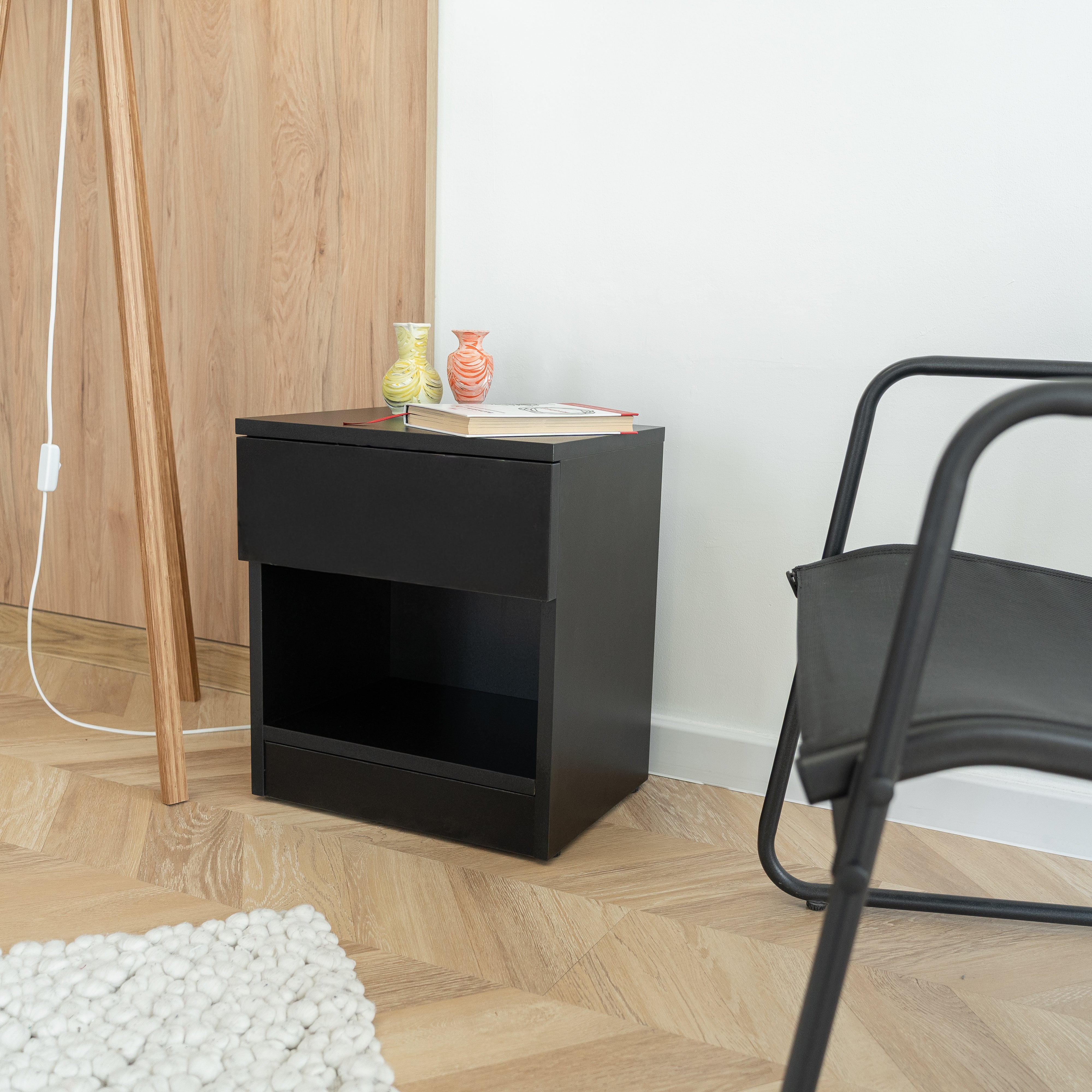 Table De Chevet Moderne Avec Rangement Caché Verrouillé B22