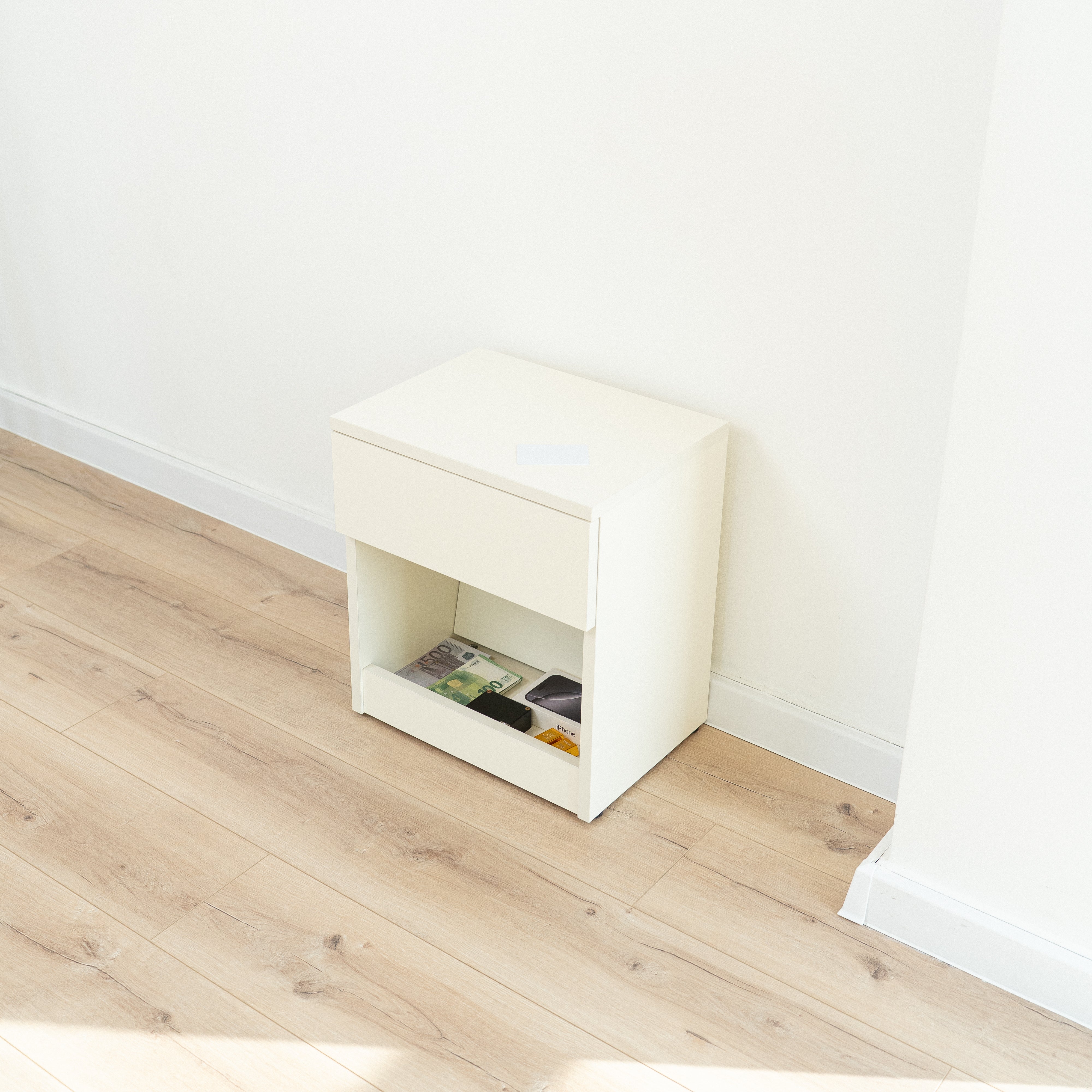 Nachttisch mit verstecktem, sicherem Stauraum B22