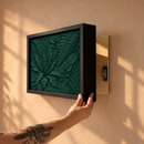 Décoration murale représentant une forêt vert foncé avec rangement RFID caché - D01