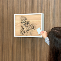 Decorazione murale fotografica personalizzata con vano portaoggetti RFID nascosto – D01