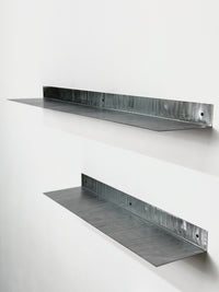 Minimalistisches schwebendes Wandregal aus Metall – pulverbeschichteter Stahl
