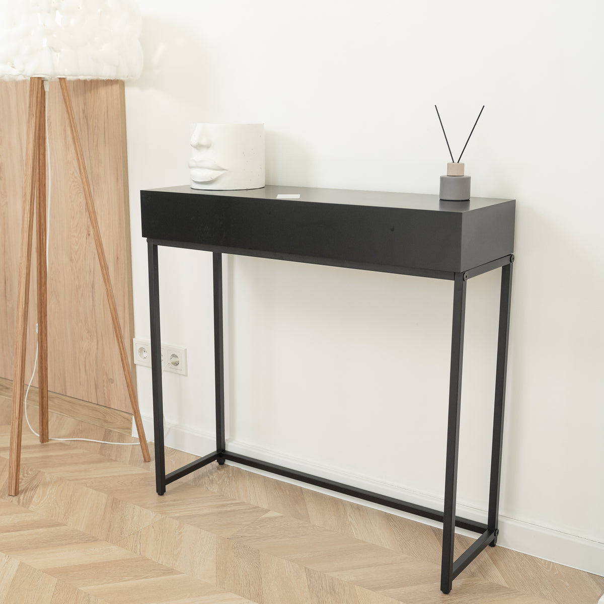 60/35/86 cm | 23.6/13.8/33.8 in / RAL 9005 - Jet Black / RAL 9005 - Black Matte