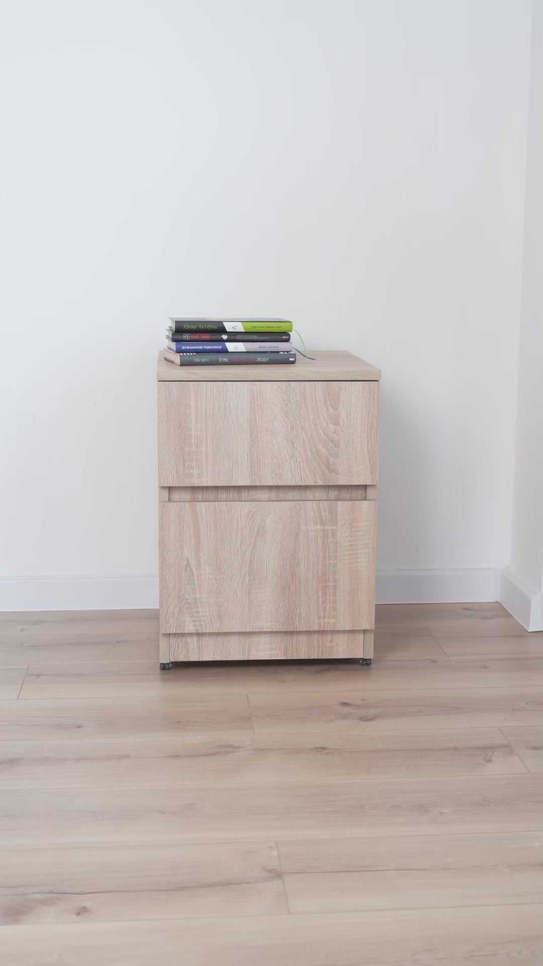 Comodino Moderno con Cassaforte Metallica Nascosta e Serratura RFID – B36